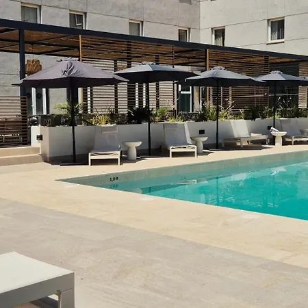 Hotell Vertice Sevilla Aljarafe Bormujos