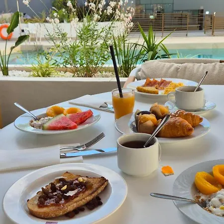 Hotell Vertice Sevilla Aljarafe Bormujos