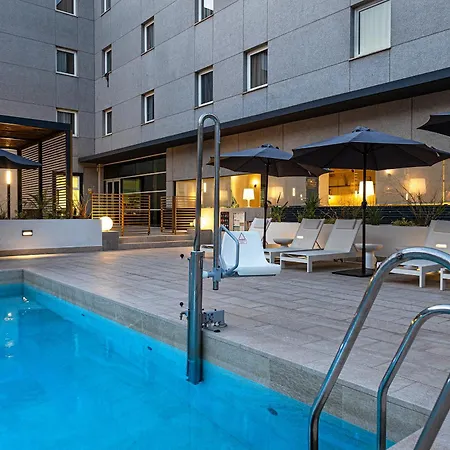 Hotell Vertice Sevilla Aljarafe 4*