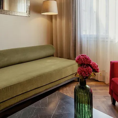 Hotell Vertice Sevilla Aljarafe