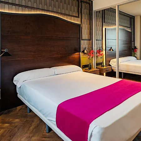 Hotell Vertice Sevilla Aljarafe