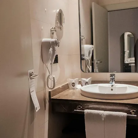 Hotell Vertice Sevilla Aljarafe